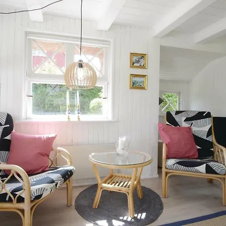 Vakantiehuis Three-bedroom Holiday Haderslev With Sea View 02 Kelstrup Strand